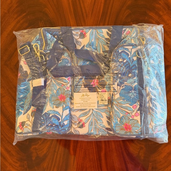 Lilly Pulitzer Originals Duffle - Best Fronds Forever - Picture 15 of 16